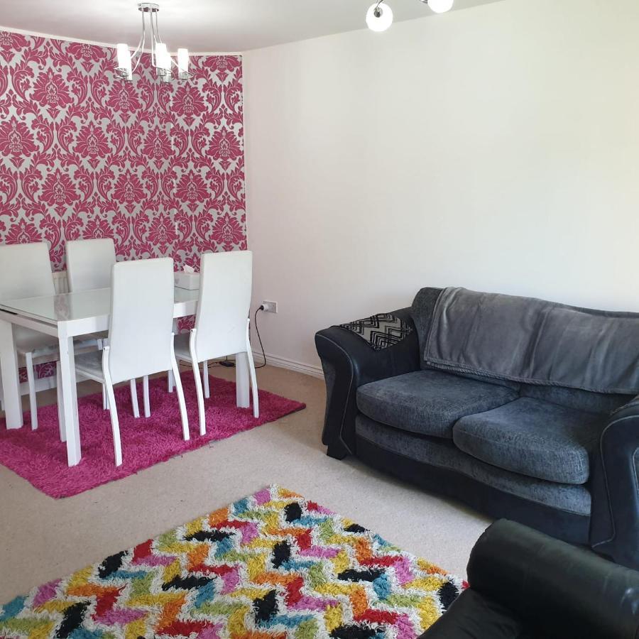 Queens Rooms, A Perfect Stay, Next To Shopping Parks And Central Манчестър Екстериор снимка