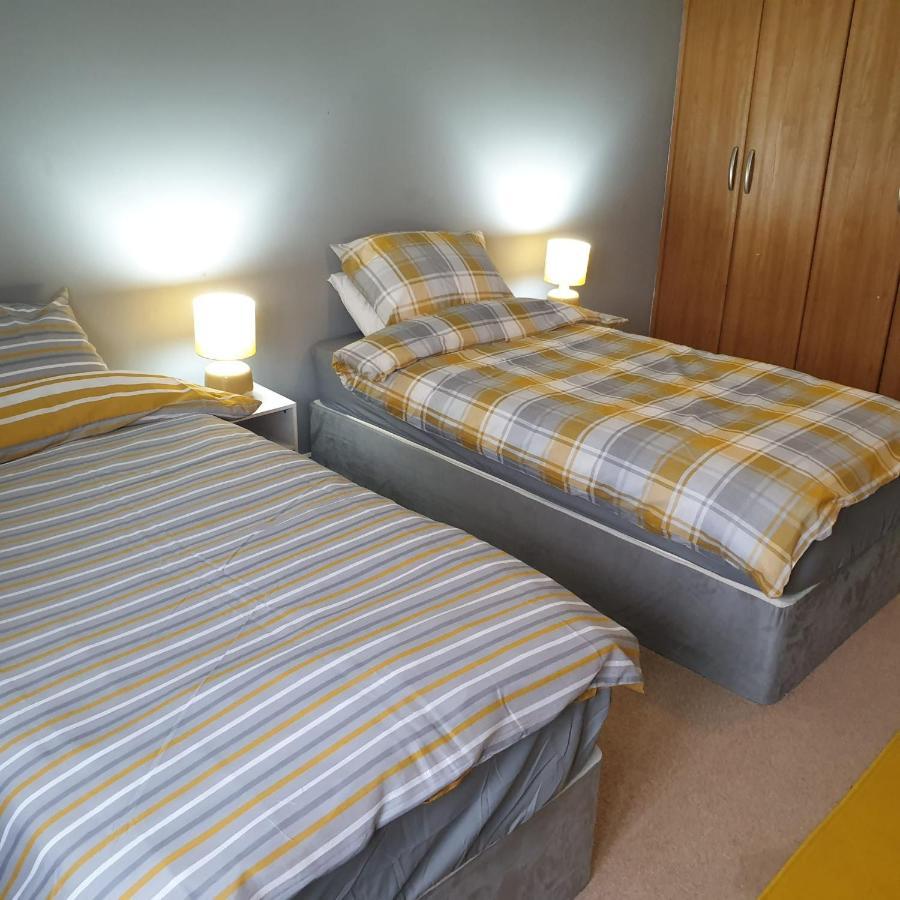 Queens Rooms, A Perfect Stay, Next To Shopping Parks And Central Манчестър Екстериор снимка
