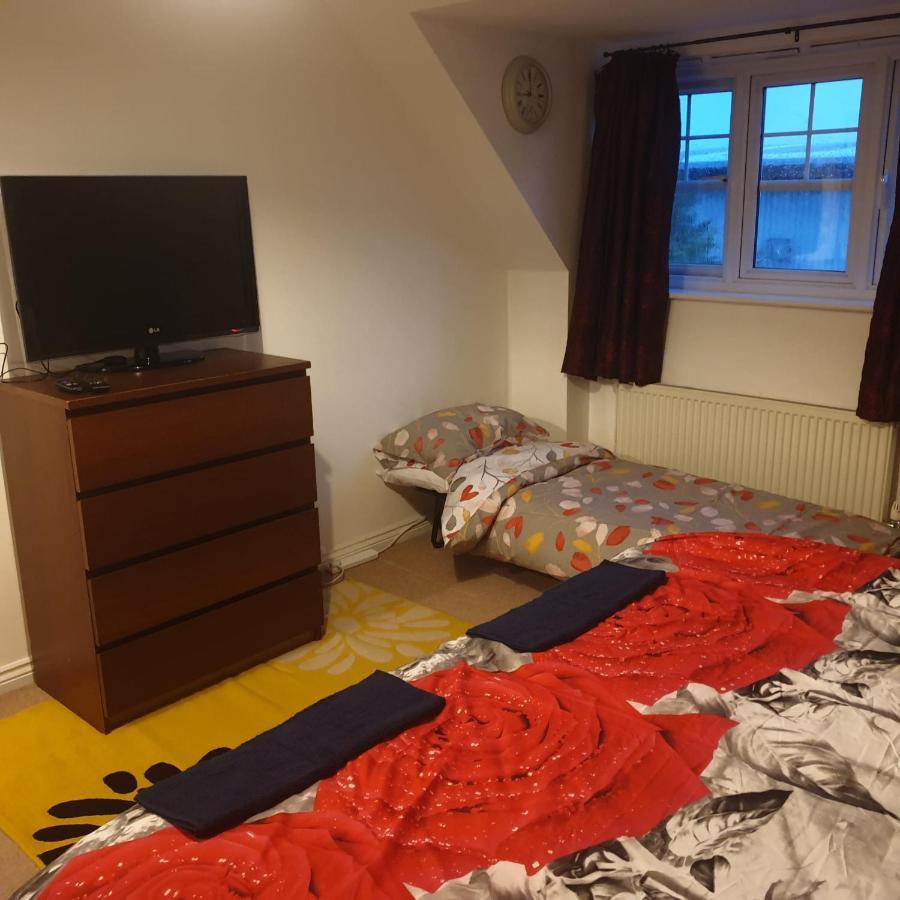 Queens Rooms, A Perfect Stay, Next To Shopping Parks And Central Манчестър Екстериор снимка